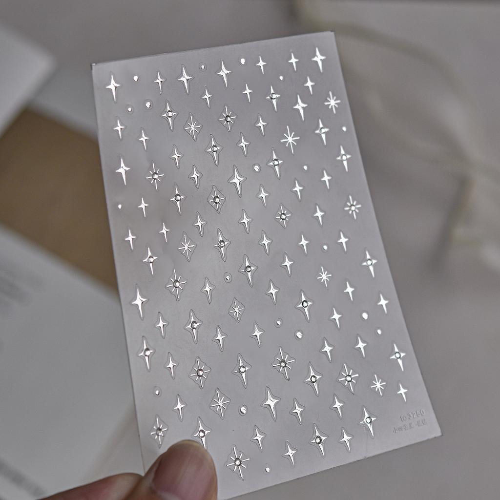 Adesivo Decorazione per Unghie Autoadesivo Semplice Laser Dorato Argentato Mini Stella Strass Rilievo 5D Decalcomania per Manicure 3D