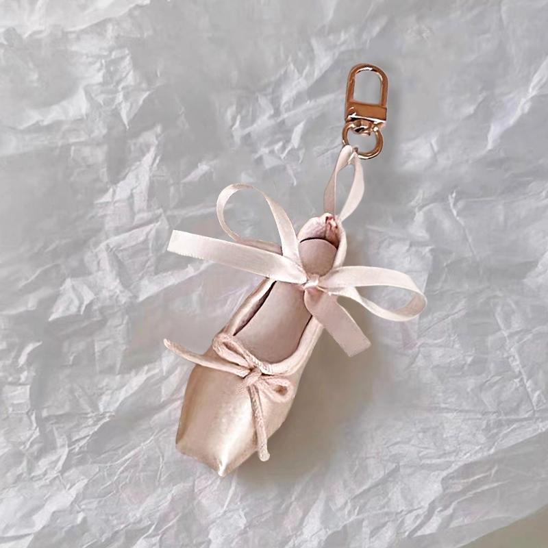 1PC ballet shoes exquisite and cute pendant mini cute simulation shoe shape keychain mini