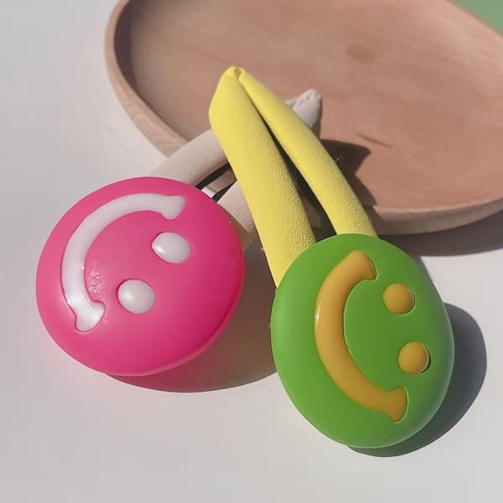 Women s Colored Pair Big Smile Snap Hairpins Ivory yellow