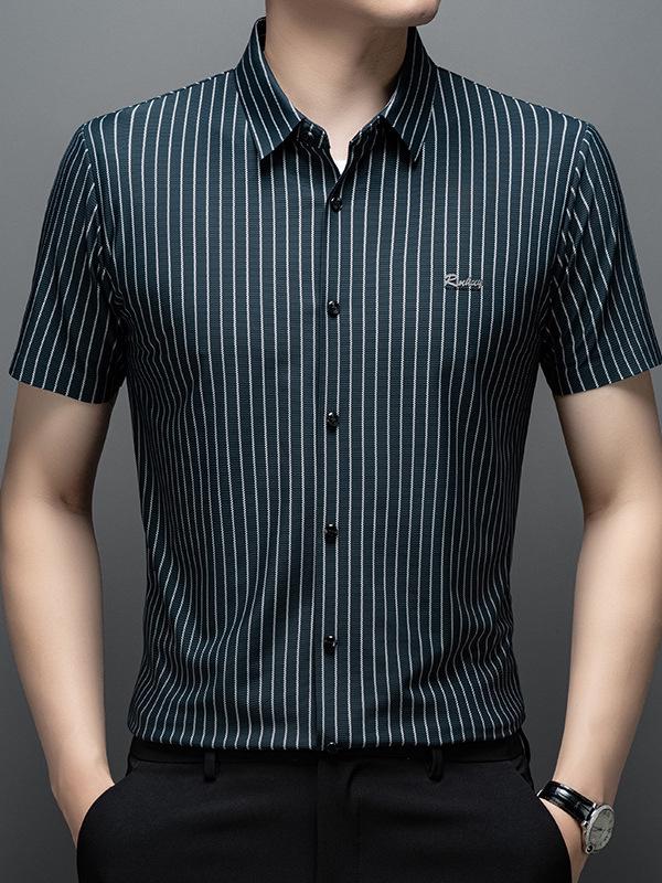 Men's Vertical Striped Short-Sleeve Non-Iron Shirt - Summer Fashion for Dad