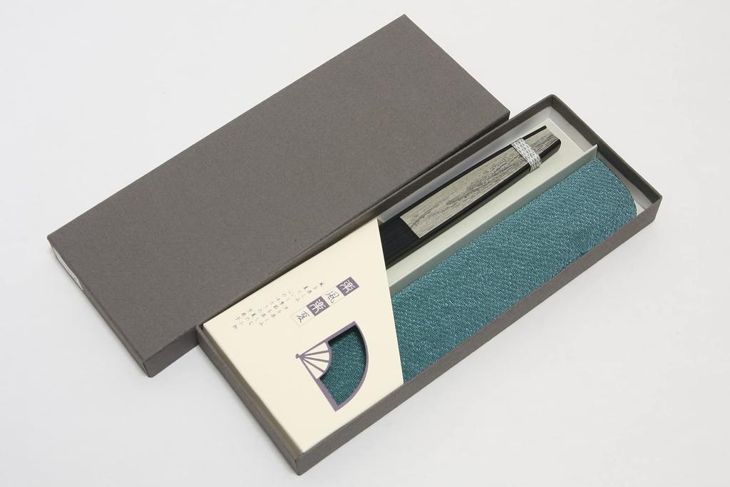 handcrafted by a Kyoto with fan case and paper box wave [Hasegawa] Men's Kyoto-style fan, artisan, (triangular pattern)