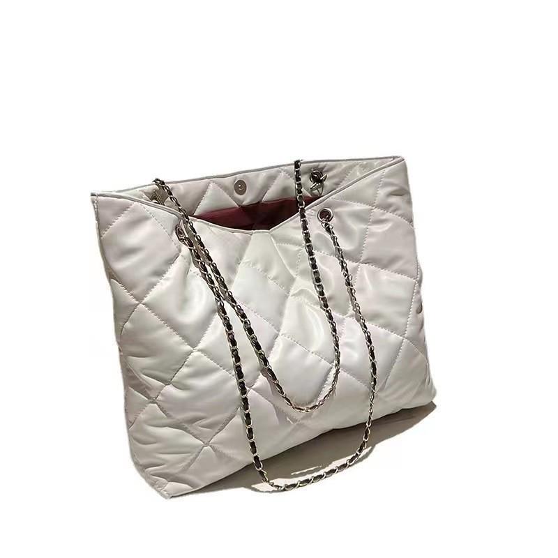 Stylish 2023 Womens Quilted Tote Bag Large Capacity Urban Chic Shoulder Bag