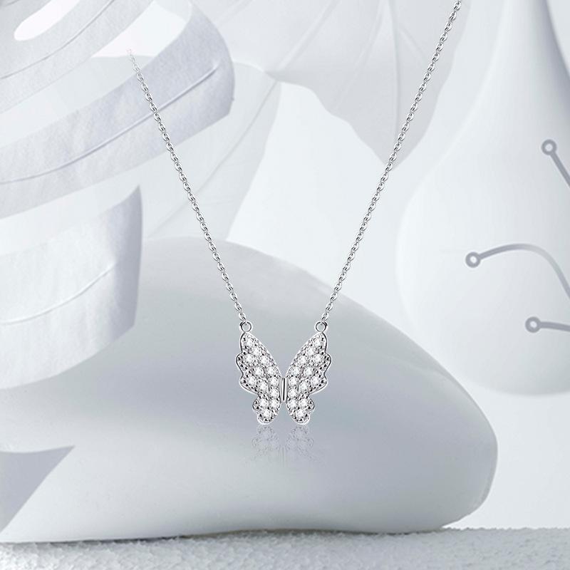 Butterfly Necklace for Women, Light Luxury Super Fairy Socialite Style Collarbone Chain Sweater Chain Accessories