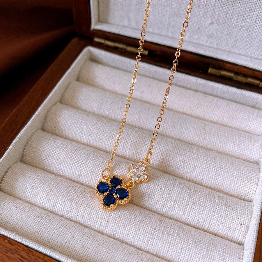 

Real Gold Electroplated Zircon Four-leaf Grass Necklace Exquisite Light Luxury High-end Sweater Chain Temperament Versatile Necklace