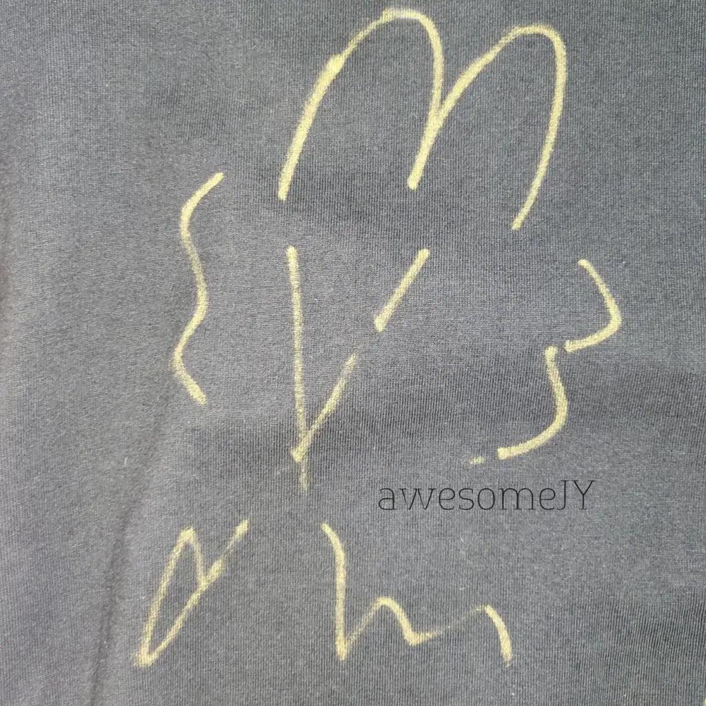 I-DLE group signature T-shirt Used