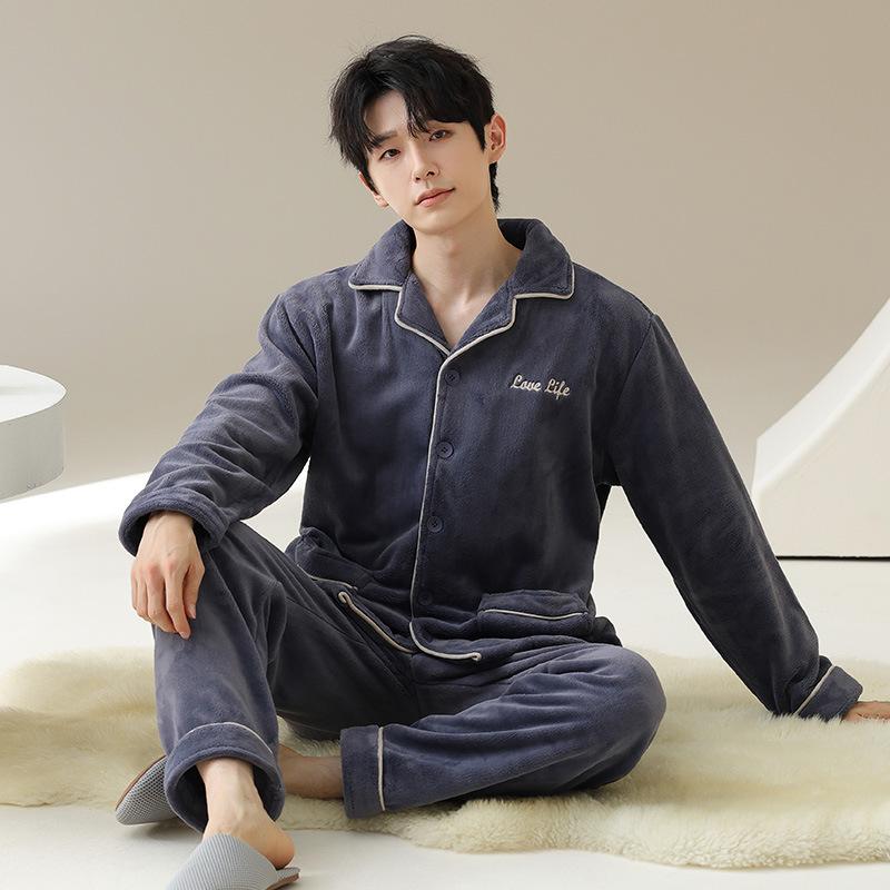 Flanell-Schlafanzug Herren Winter 1011 neu große Größe Jungen Winter Korallenfleece Loungewear Anzug kann draußen getragen werden