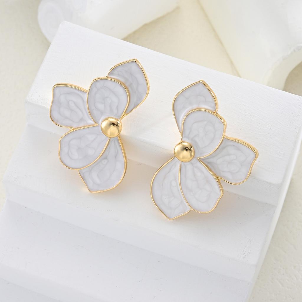 Fashion Enamel Petal Flower Stud Earrings for Women Korean Elegant Geometry Earring Exquisite Daily Trendy Jewelry Gift 2026 New