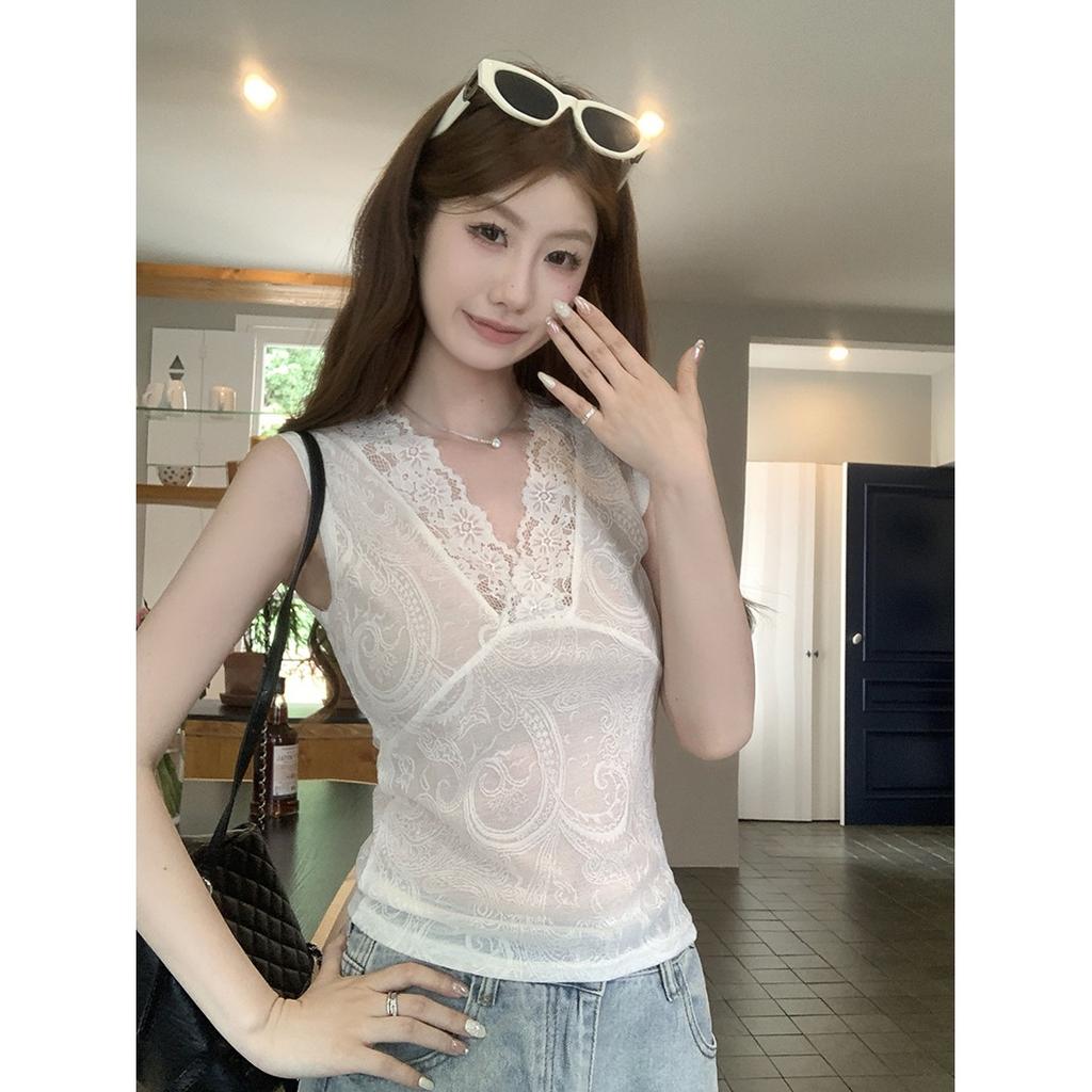 ~ Summer new simple temperament stacked inside lace V-neck vest slim short top women's clothing