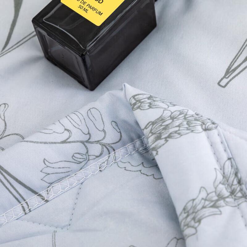 FIRS Floral Summer Cooling Quilt