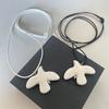 Retro White Ceramic Dove Pendant Necklace for Women Fashionable Design Sensation Niche Jewelry Accessory