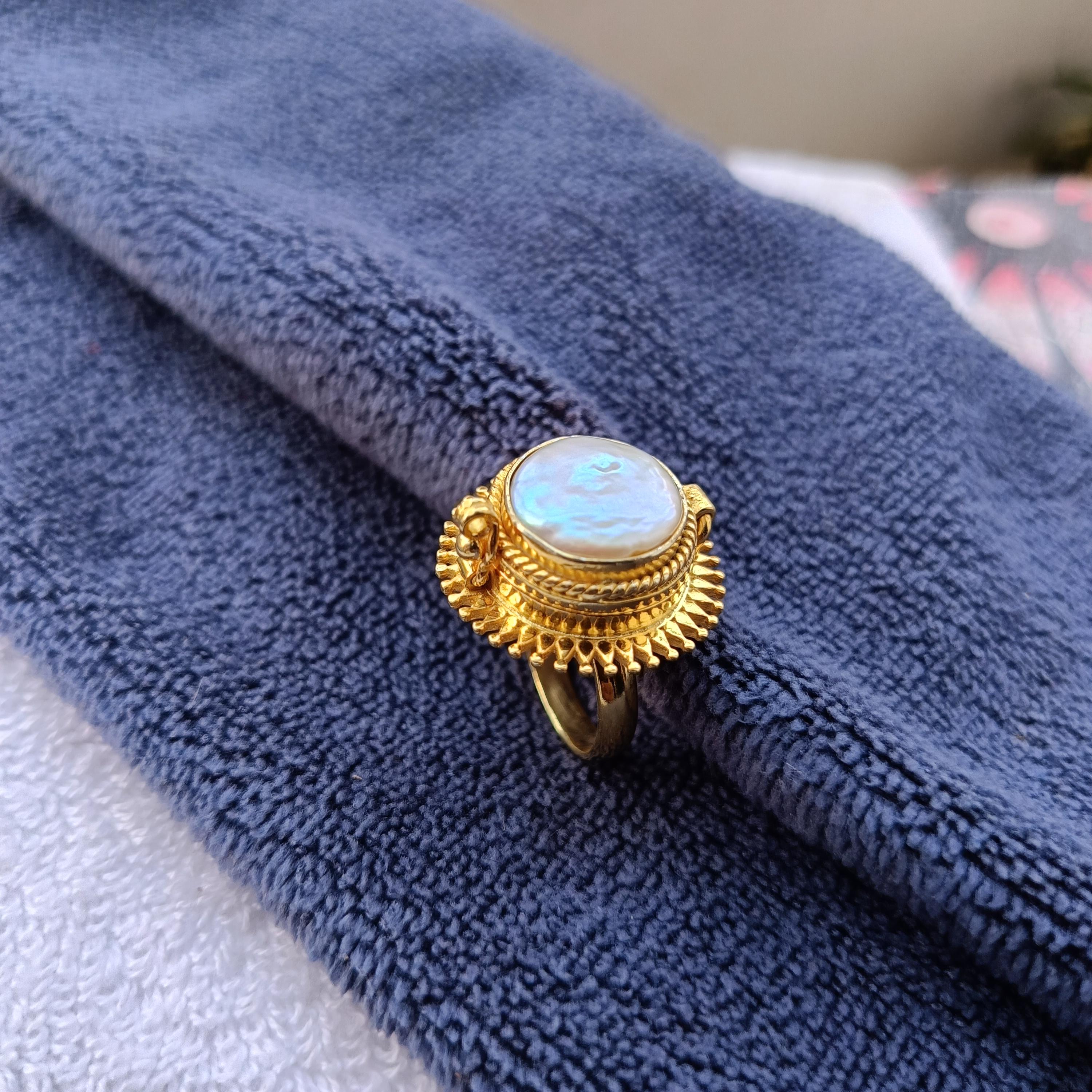 

Pearl Poison Ring, Freshwater Pearl Ring , Handmade Gold Ring, Medicine Ring, Secret Compartment Ring, Poison Locket Ring, Mother Day Gift 6 золотий