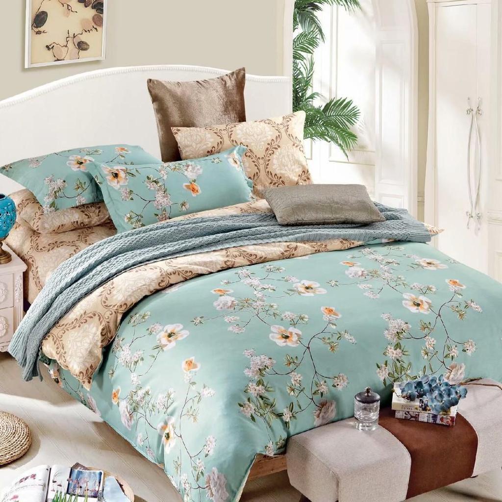 Printed Three-Piece Bedding Set: Quilt Cover and Bed Sheet