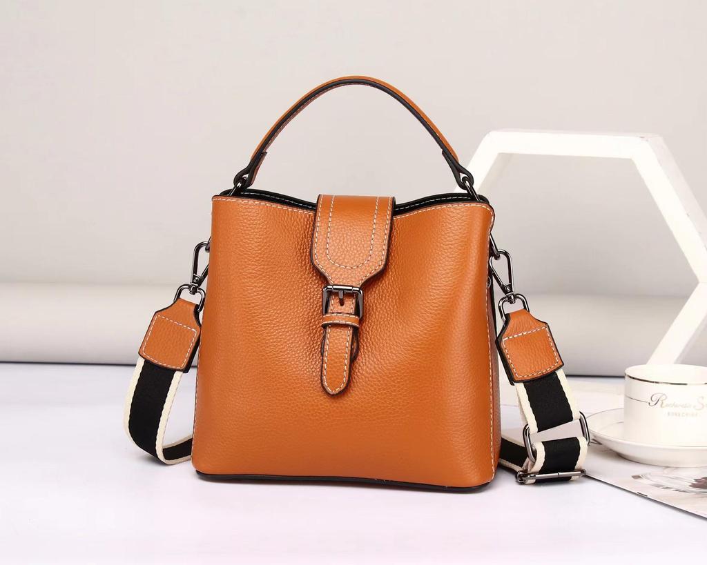 Genuine Leather Women's Versatile Shoulder & Messenger Bag - 2025 Fashion, Large Capacity, Portable Bucket Design