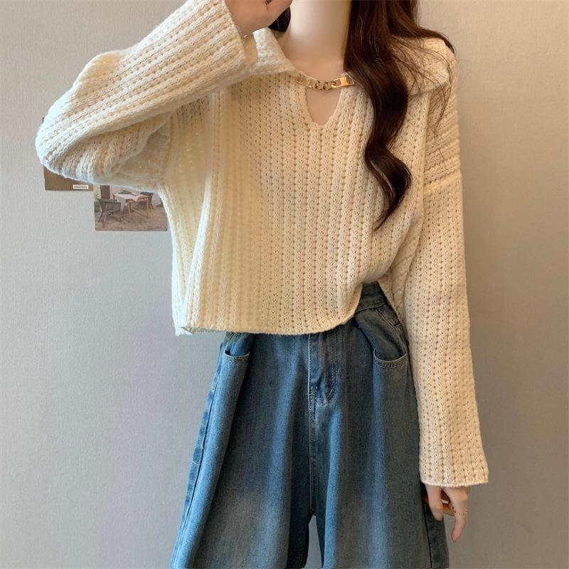 Women's Autumn/Winter White V-Neck Sweater with Peter Pan Collar
