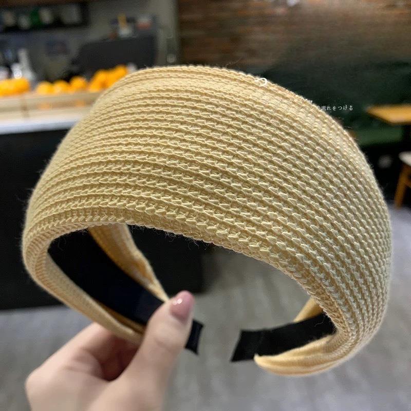 Autumn and Winter Plush Wide-brimmed Hair Band with A High and Elegant Headband On The Top of The Head