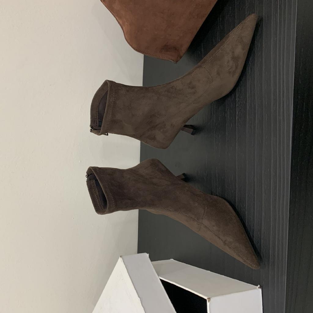 2025 neue spitze Wildleder weiche Sohle Reißverschluss hinten Stiletto vielseitige niedriger Schaft Martin Mode Damen Kurzstiefel