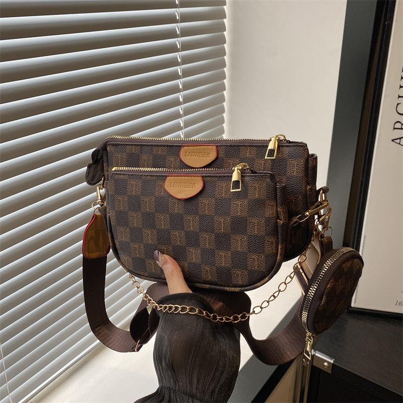 Casual Simple Popular Printing Large-capacity Shoulder Bag Women's Fashion Versatile Niche Design Textured Messenger Bag