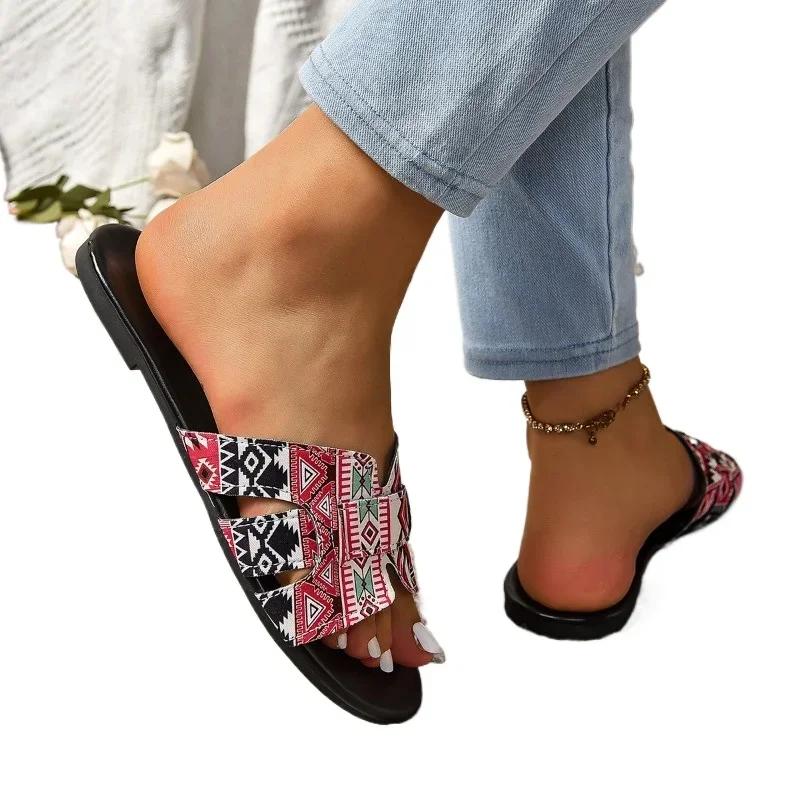 Mote 2024 Hot Sale Damesko Åpen tå Blandede farger Dametøfler Sommer Utendørs Uformelt Flat Stor Størrelse Tøfler Zapatos Mujer