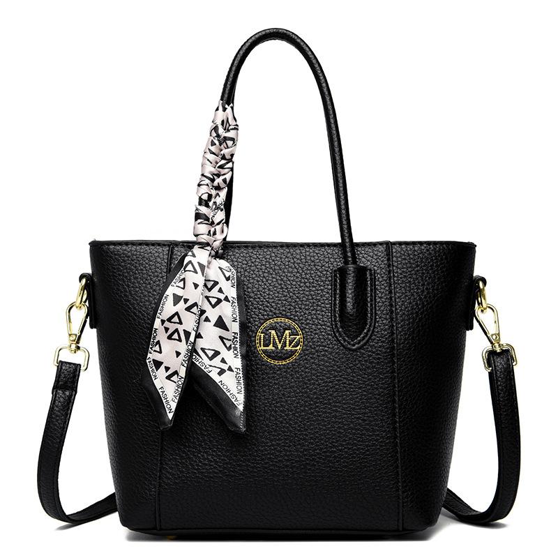 Soft leather simple backpack women s 2025 new fashion versatile large capacity lightweight women s backpack