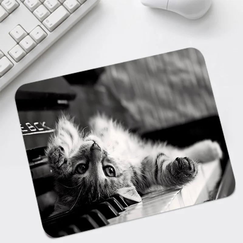 

Cute Cat Mousepads Small Moues Mat Gamer Accessories Black White Desk Mat Kawaii Mouse Pad 220X180 Office Gadgets Desktop Mat