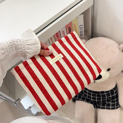 Korean ins polka dot love lipstick bag, high-value girl, hand-held makeup bag, large-capacity liner storage bag