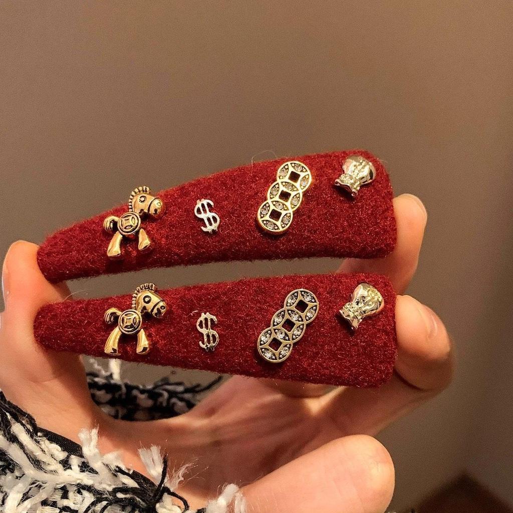 2026 Red Plush Hair Clip: High-End Horse Year Forehead Bangs Accessory