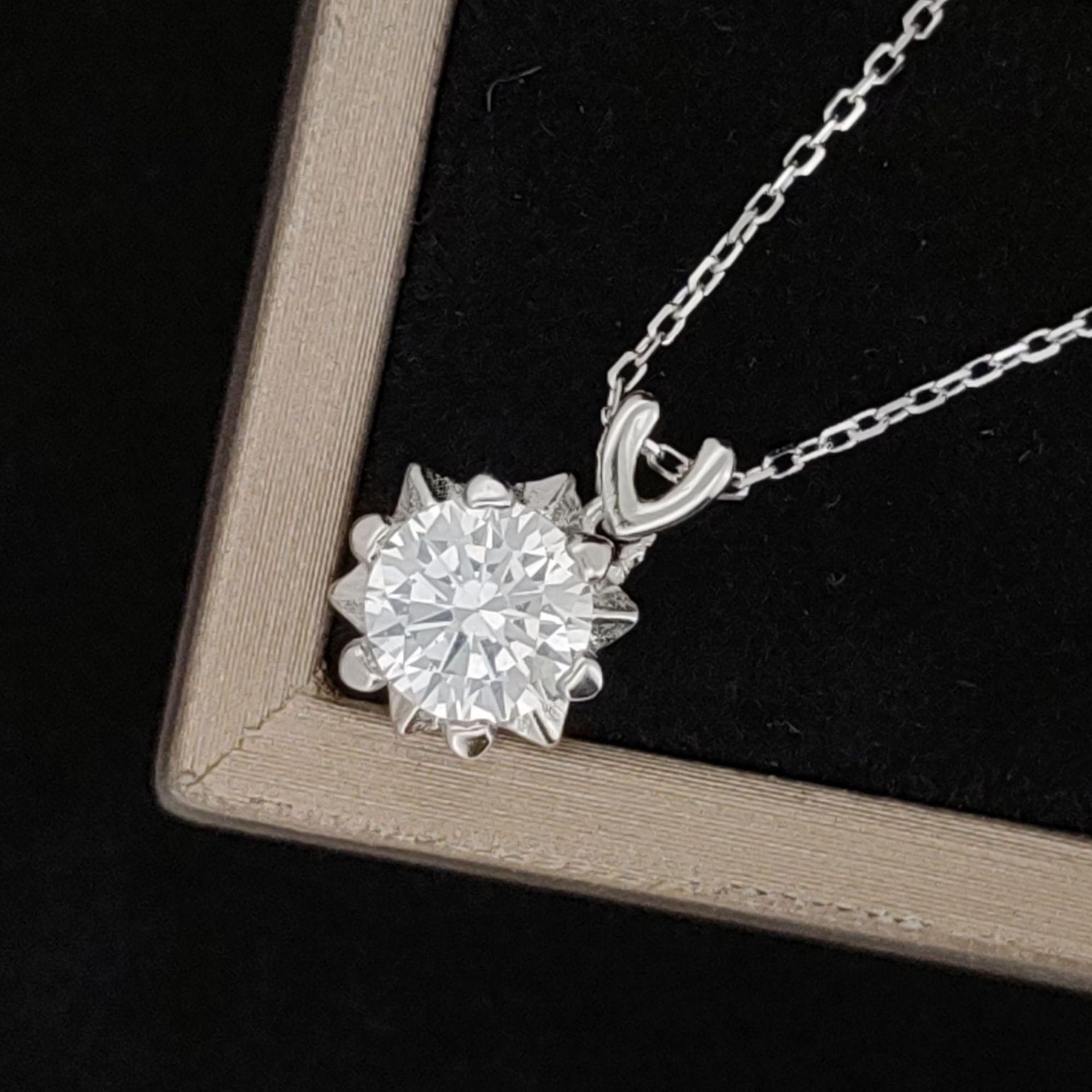 S925 Sterling Silver Moissanite Snowflake Necklace, Women’s One Carat Clavicle Chain, High-End Luxury Pendant 6.5mm Cubic Zirconia (Pendant)