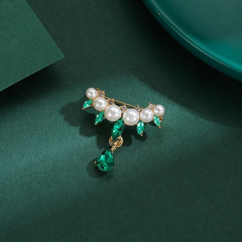 Pearl Water Drop Anti-glare Brooch High-end Women's Exquisite Tassel Suit Corsage Fixed Clothes Anti-glare Buckle Pin