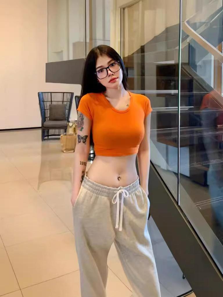 Trendy Sexy U-Neck Crop Top: Slimming and Flattering Solid Color T-Shirt for Women