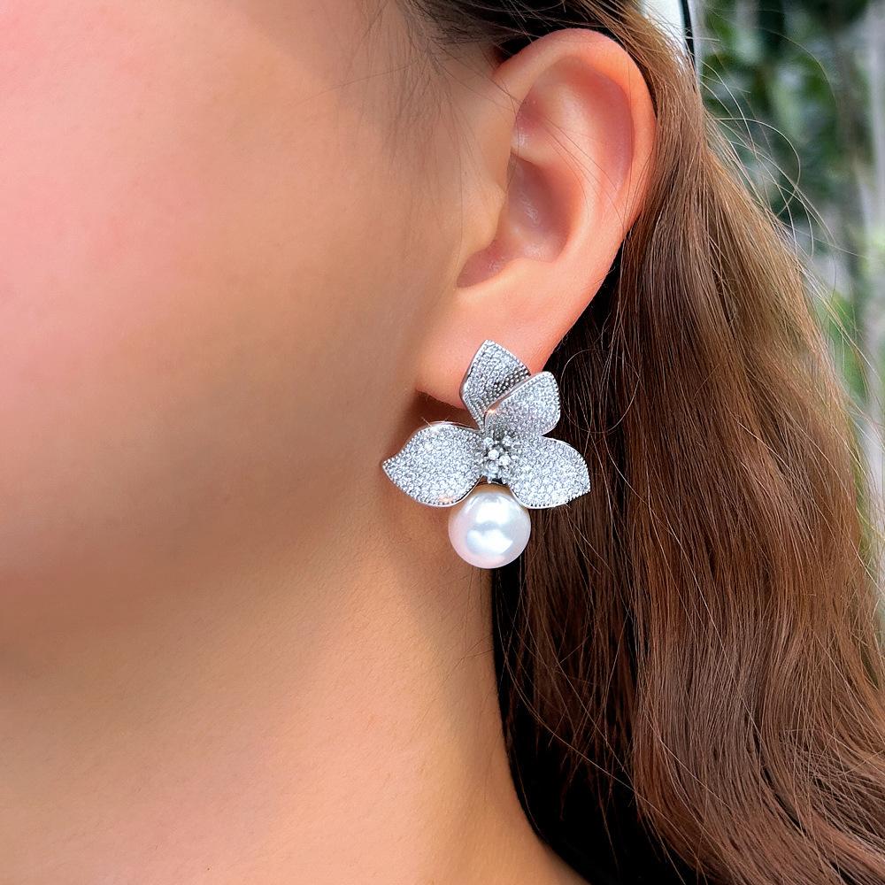 Nadel Leichter Luxus Blütenblatt Perlen Ohrringe Design Temperament High-End Blume Zirkonia Ohrstecker Ohrschmuck