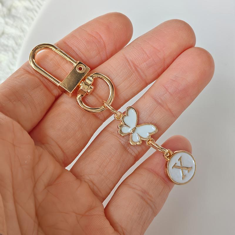 

1 шт. Брелок с монограммой в виде бабочки, легкий шарм для сумки, компаньон для ключей от машины, брелок с монограммой, логотип ключа, прочный металлический брелок