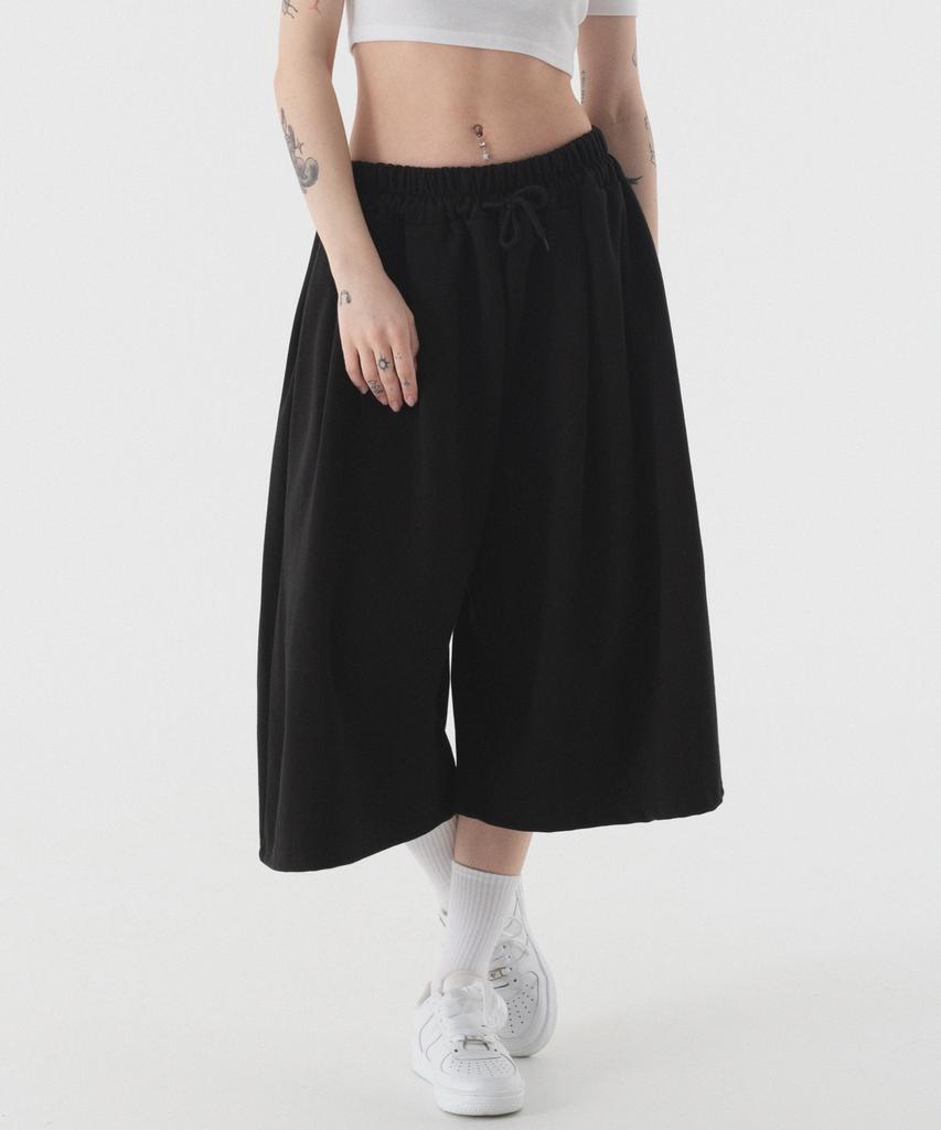 PIANER Super Wide Sweat Bermuda Shorts (Black)
