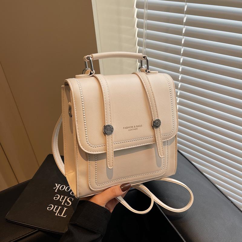 

Niche design bag women s new versatile backpack women s retro travel small backpack бежевый