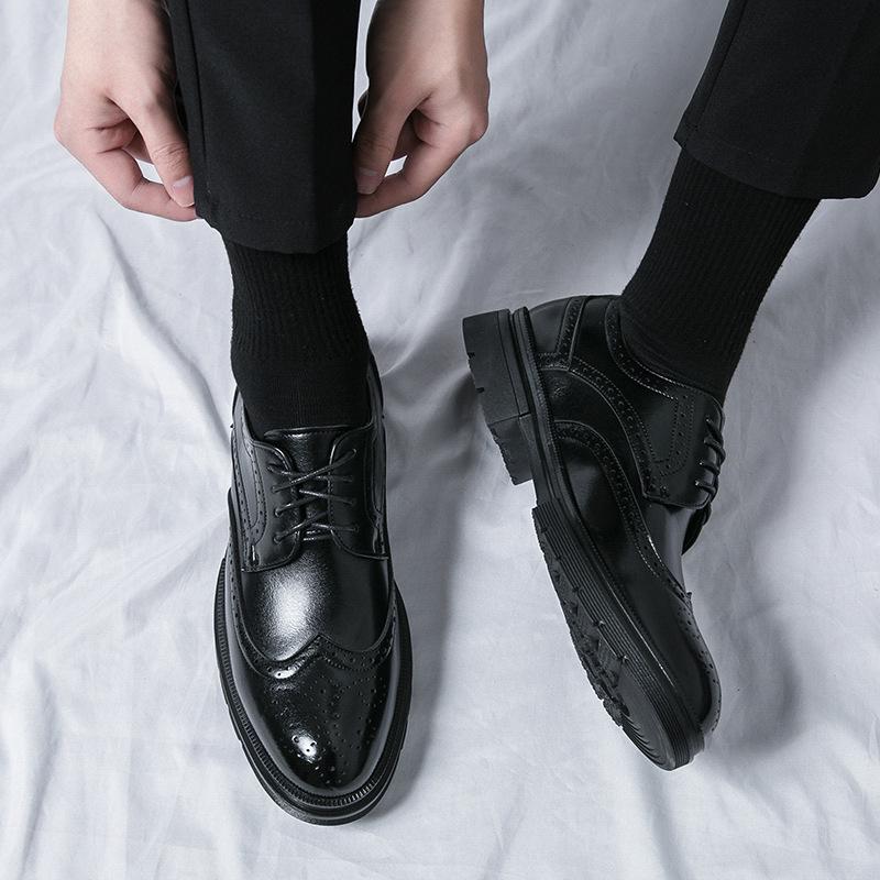 Men's Spring English Brogue Leather Shoes: Casual Business Formal Style, Suited for Matching with Suits