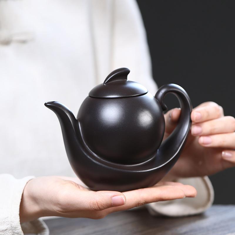 Chinese Style Teapot  Set Handmade Traditional Purple Clay Suit Tieguanyin Puer Kung Fu Kettle Tea Table Decoration Gift 2025