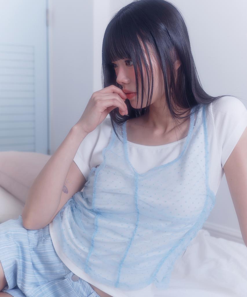 LMR Two-Way Lace Shirred Layered Short Sleeve T-Shirt Ivory / Sky Blue