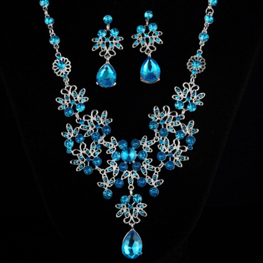 

Luxury Bridal Accessories Crystal Jewelry Set – Vintage Rhinestone Necklace and Teardrop Earrings for Women синій