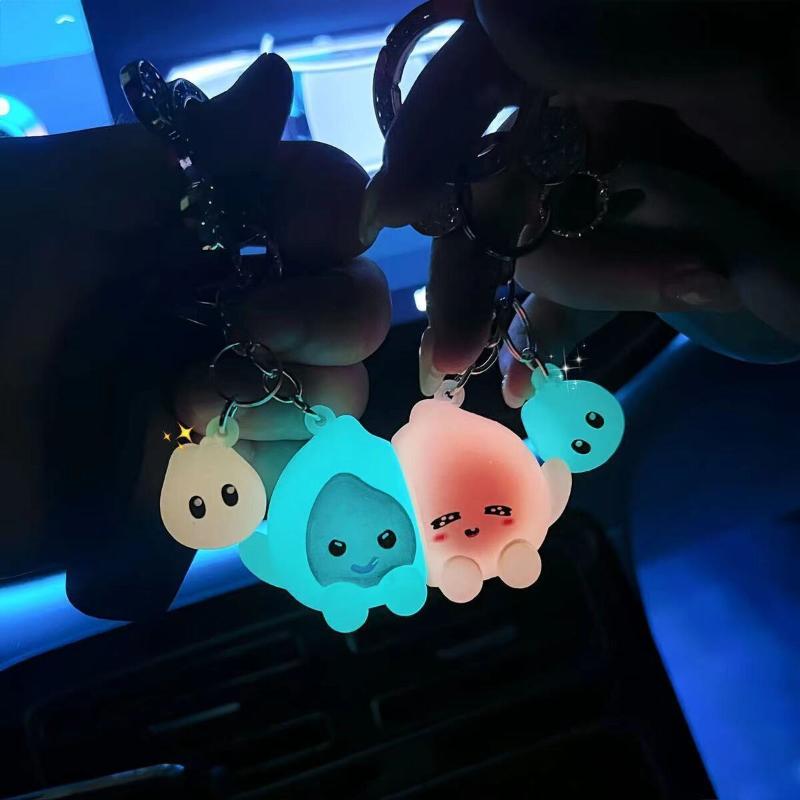 2/4Pcs Keychains Hanger Magnetic Key Holder Couple Cute Bag Pendant Hanging Accessories Key Ring Rack Gift Home Decor