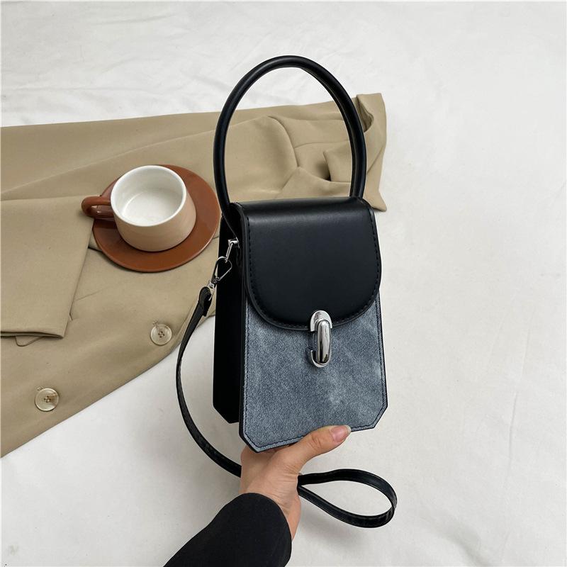 Korean version of simple messenger bag 2024 summer new simple fashion small square bag fashion casual messenger mobile phone bag