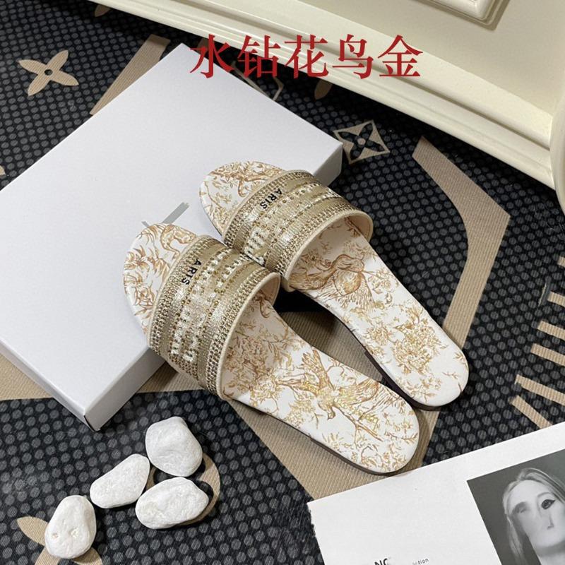 Spring Rhinestone Embroidery with Slippers Women Wear Beach Shoes Sheepskin Flat Sandals