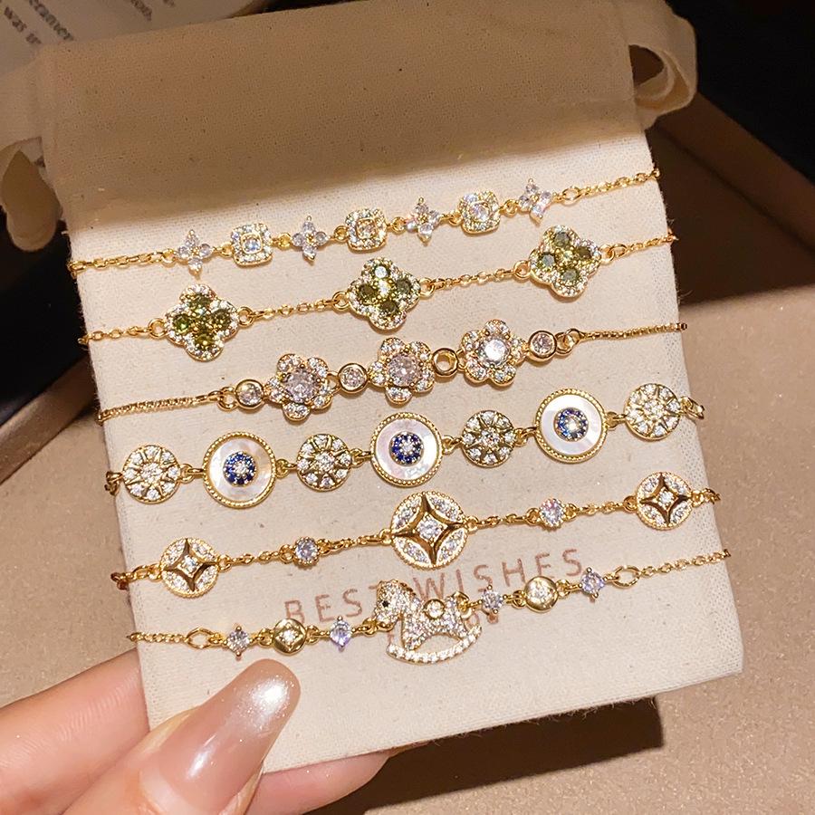 Gilded Zircon Flower Bracelet: Shiny, Exquisite, Versatile, and Fashionable Hand Jewelry