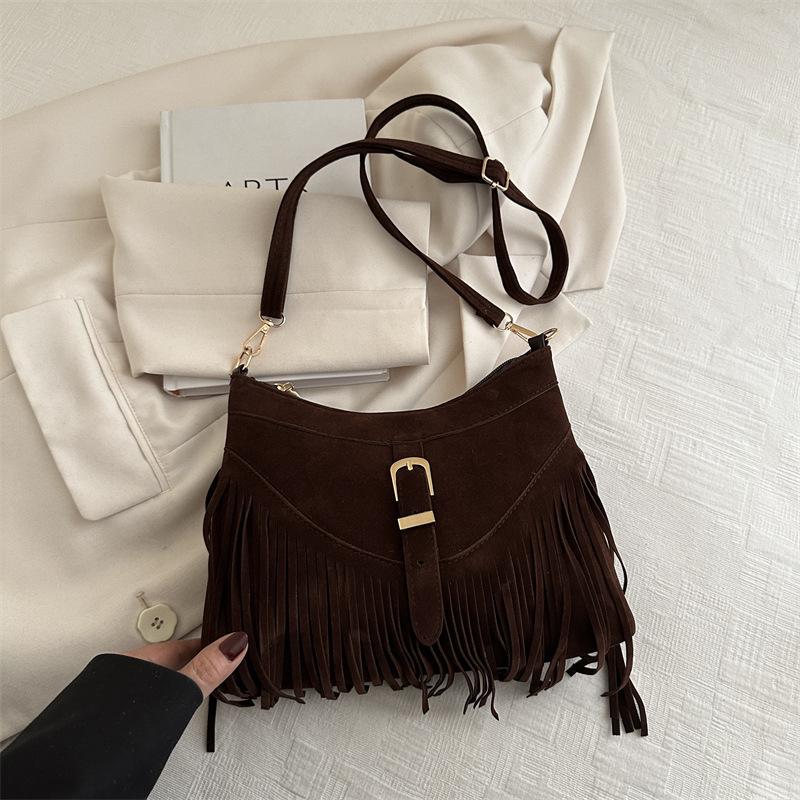 

This year s popular fringed personality 2025 spring new foreign style fashion retro matte texture shoulder messenger bag women