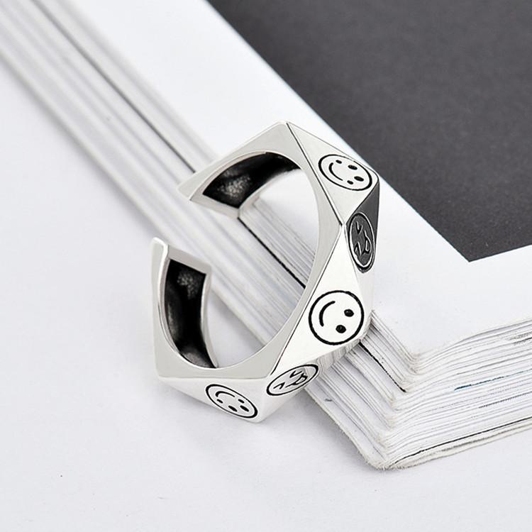 Smiley Face Ring for Women, Simple and Cute Diamond-shaped Emoticon Ring, Old Water Chestnut Smile Ring