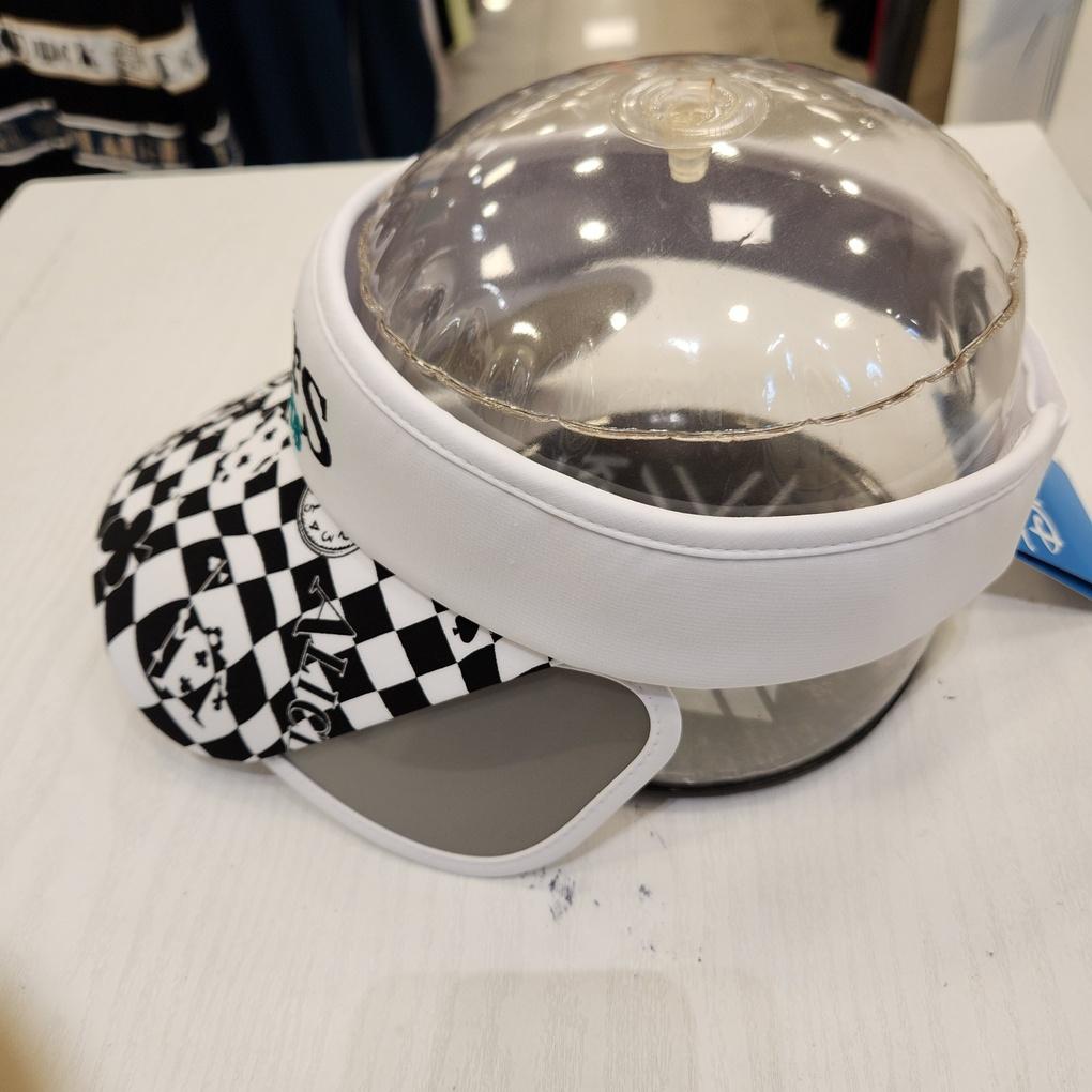 Functional women's sun cap with auxiliary window that gives pointer with golf theme printer