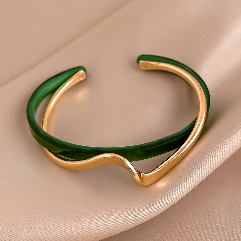 Gold-Plated Textured Open Bangle: Korean Style, High-End Cold Aesthetic
