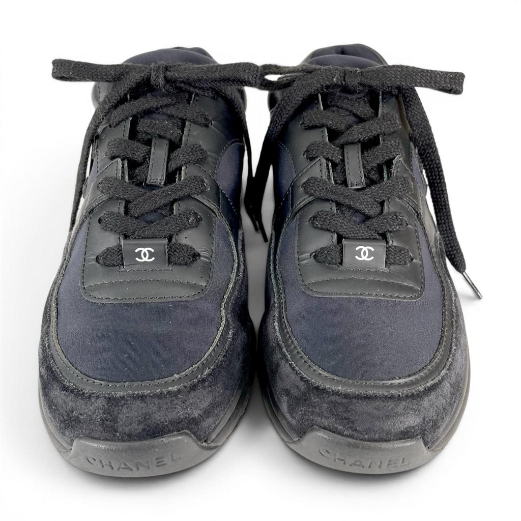 Great CHANEL Low cut sneakers With COCO Mark black leather Women 39 G33745 Used