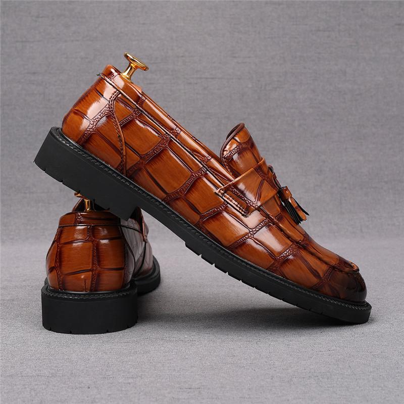 Fashion Fashion New Men's Slip On Loafers Pointed Alligator Pattern Leather Dress Shoes Male Designer Homecoming Wedding Footwear