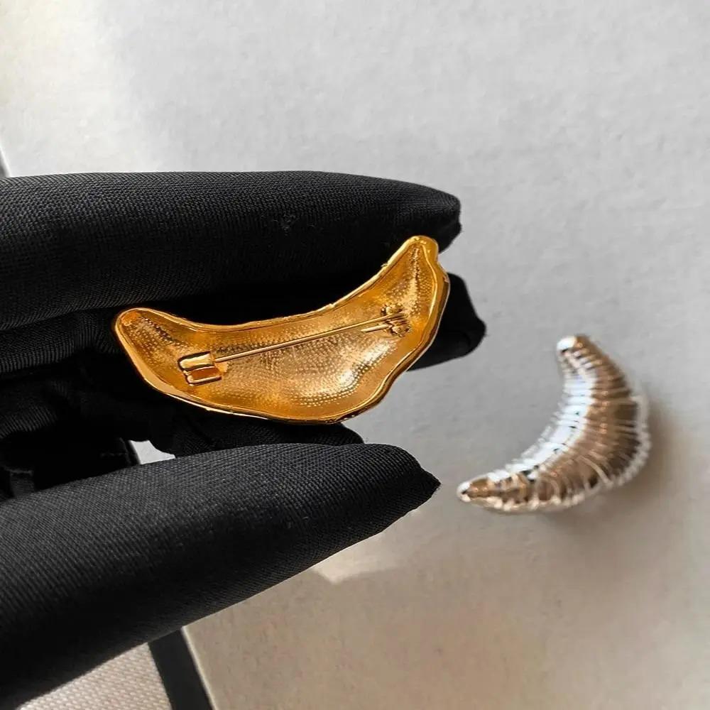 1 pièce Broches Croissant Métal Luxe Vintage Or Argent Pins Nourriture Coréenne Bijoux Mode Statement Femmes Hommes Couple Cadeaux Tendance