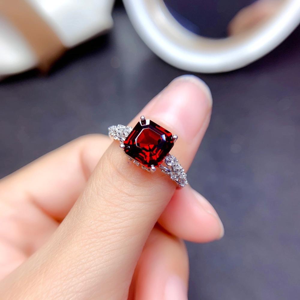 Open Ring Fashion Imitation Mozambique Garnet Princess Cut Royal Blue Gemstone Statement Ring