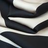 T-shirt a righe da donna con scollo rotondo a metà lunghezza